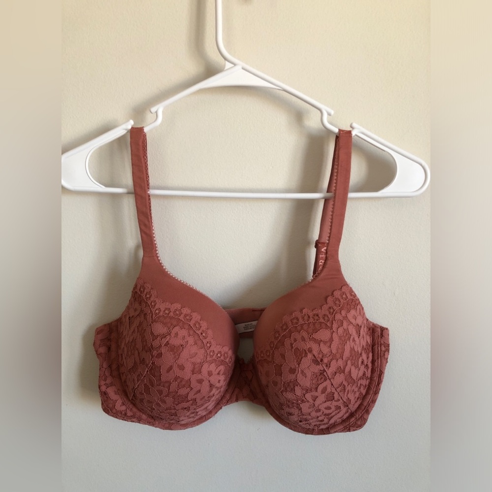 Victoria’s Secret Body by Victoria Lined Perfect Coverage Bra in Size 36DD